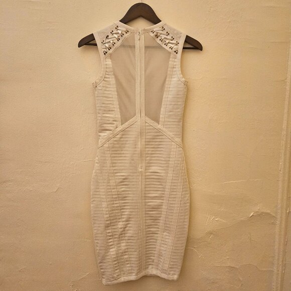 Form fitting white dress - Picture 2 of 3